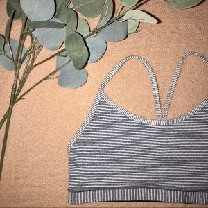 Luluemon Flow Y nulu sports bra